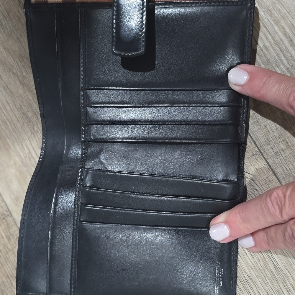 EUC Burberry Wallet - Picture 3 of 14